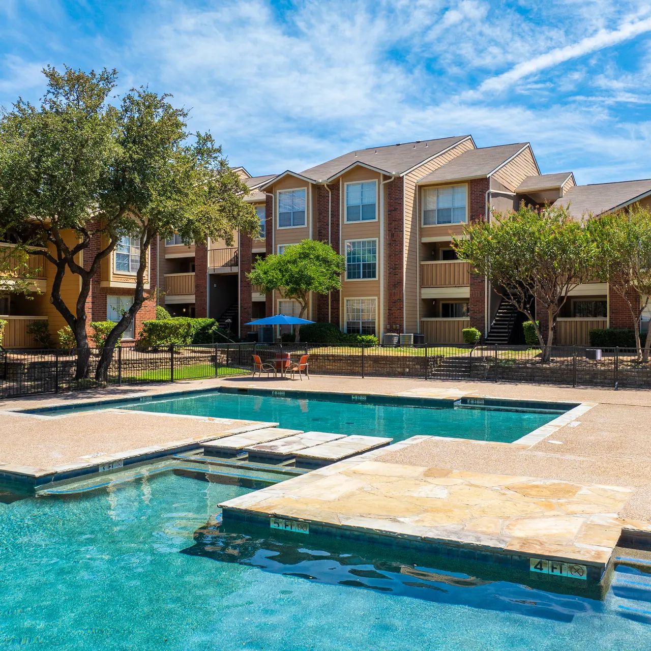 Pool Bridgeport Apartments - Housing, Villa, Pool