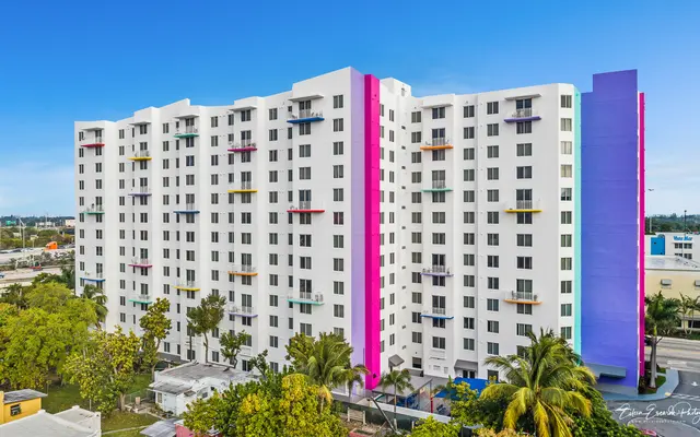 Los Sueños Apartments Los Sueños Apartments - Building