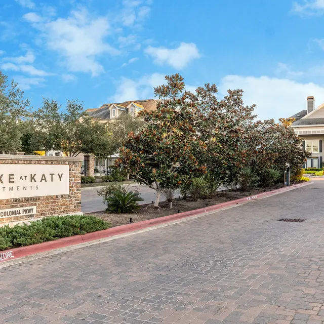 Luxe at Katy - Tarmac, Path, Road