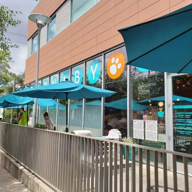 5755 Hermann Park - Cafe