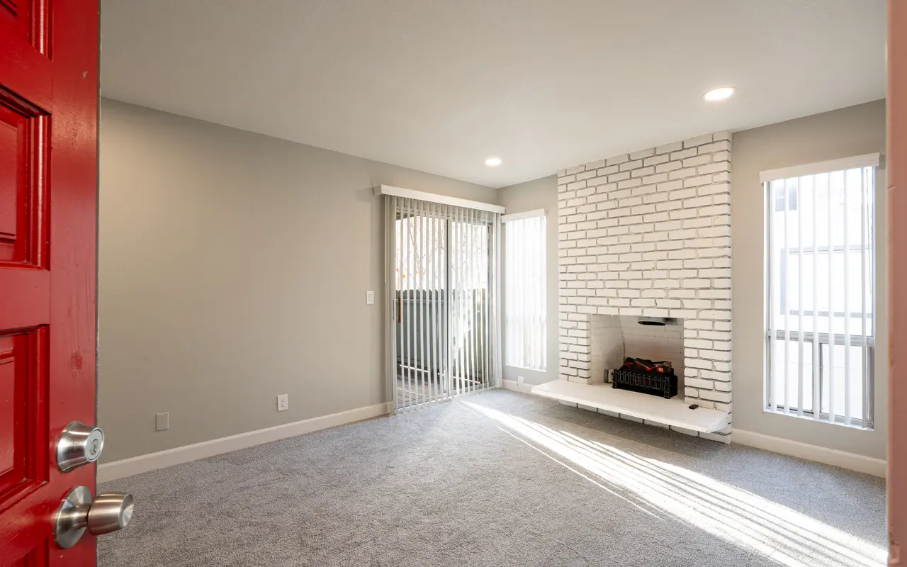 2712 E Street - Indoors, Interior Design, Corner