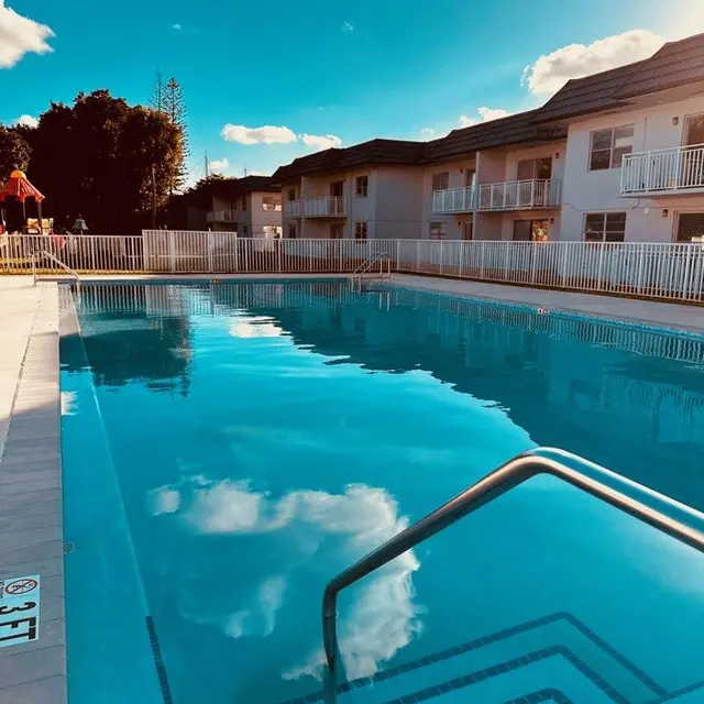 Lake House Apartments - Pool, Water, Swimming Pool