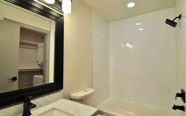 Ross & Matilda - Room