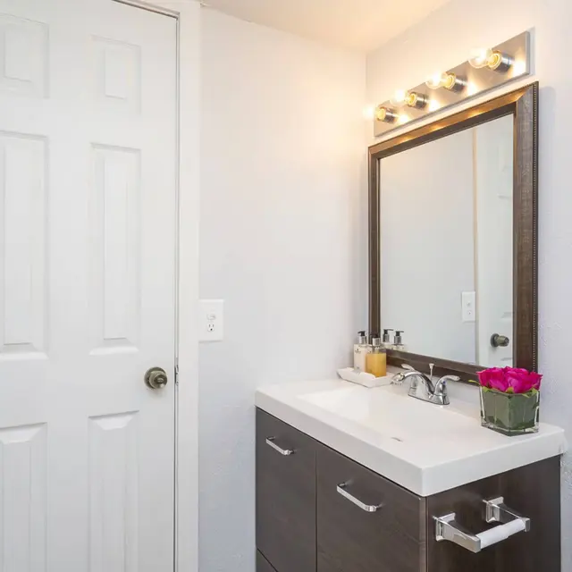 Lake House Apartments - Sink, Sink Faucet, Corner