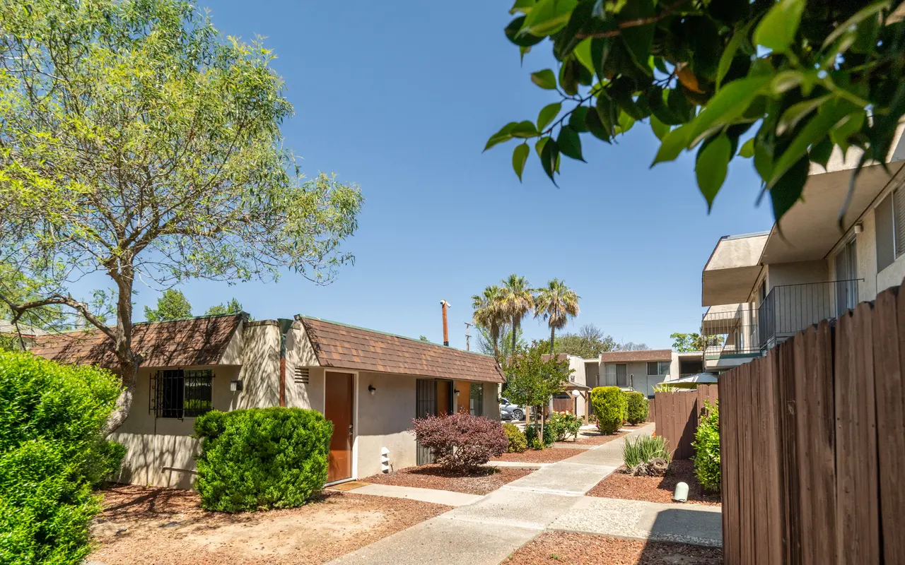 Cottage Square - Neighborhood, Suburb, City