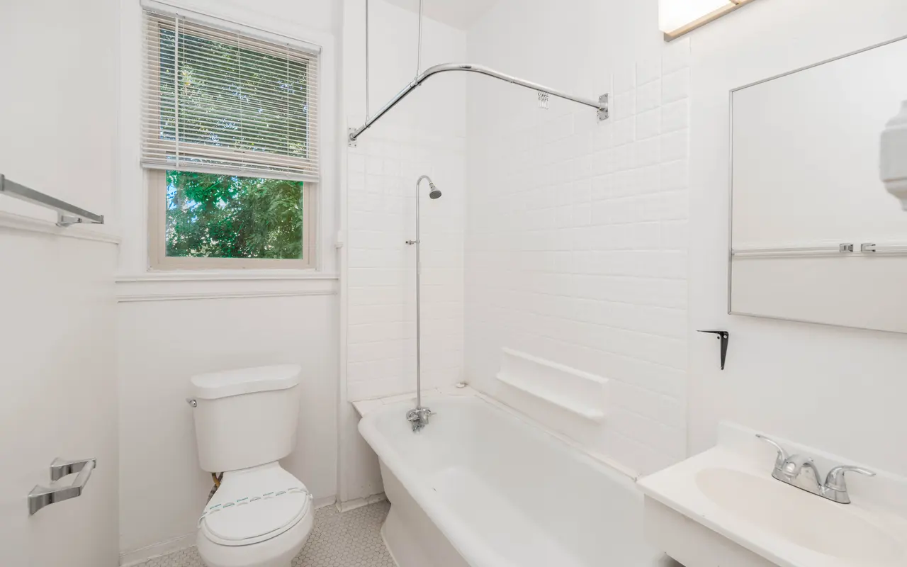 Casa del Rey and Courtyard - Indoors, Bathing, Bathtub