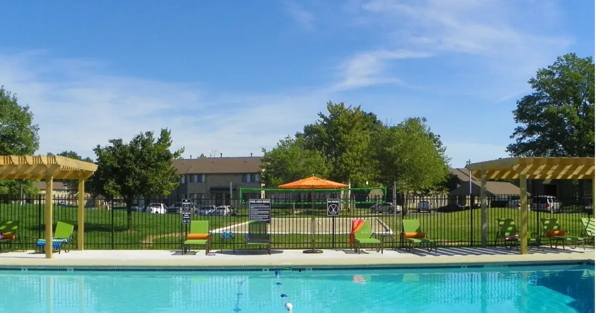 Woods of Castleton Apartments and Townhomes