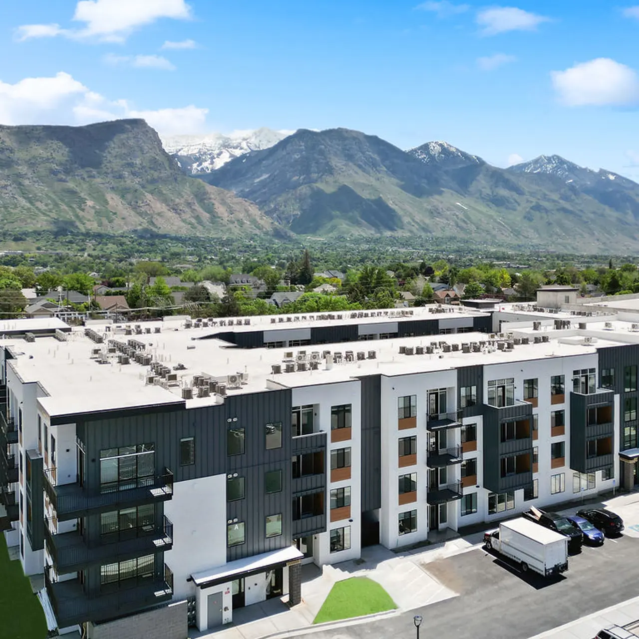 The Devon at University Place - Building, City, Urban