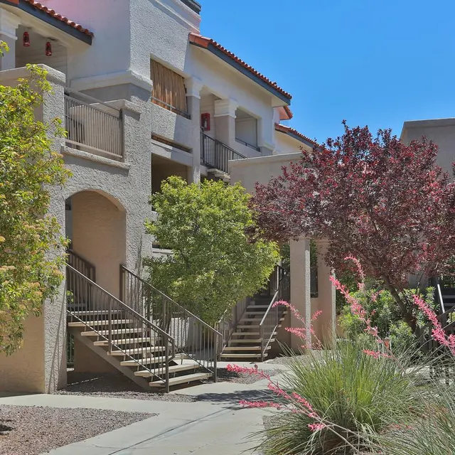 Lantana - Neighborhood, City, Building