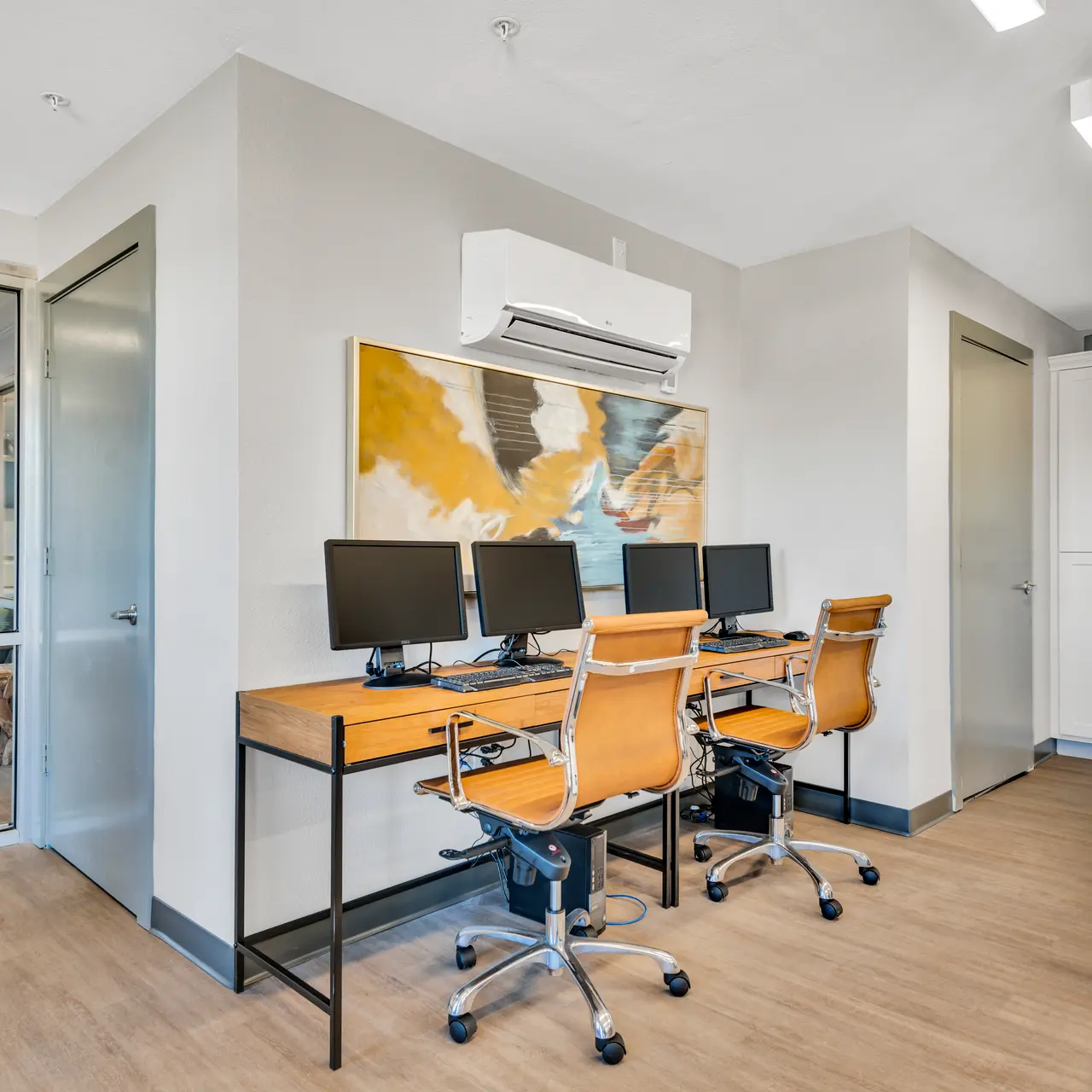 Casa de Esperanza - Indoors, Furniture, Chair