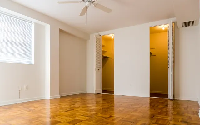 Park East Park Knowles Apts Park East Park Knowles Apartment Unit Image