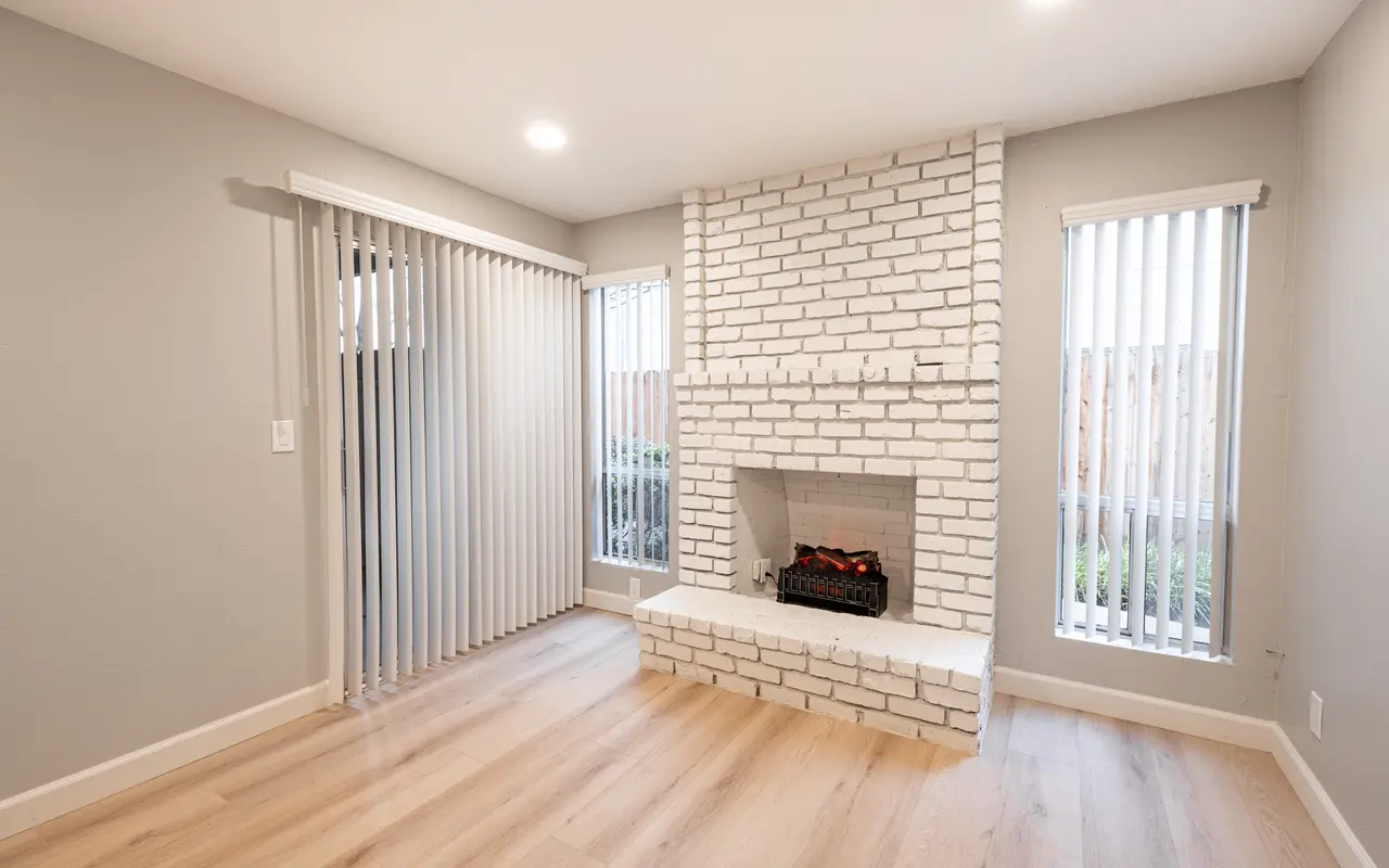 2712 E Street - Indoors, Interior Design, Fireplace