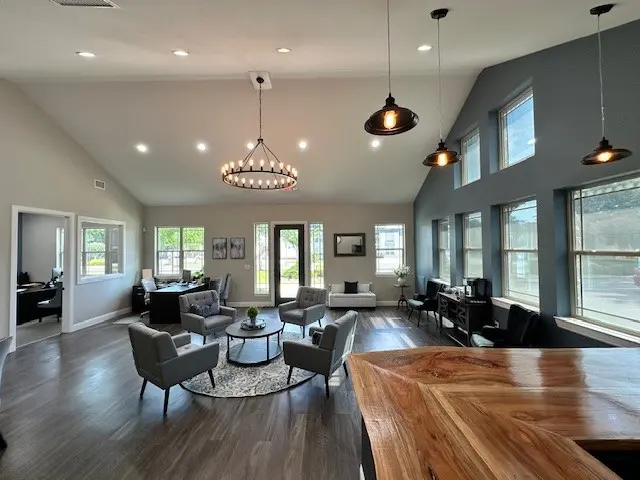 Woodlands of Arlington Apartments - Lamp, Dining Room, Dining Table