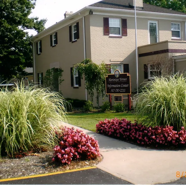 Martinique Terrace - Bush, Lawn