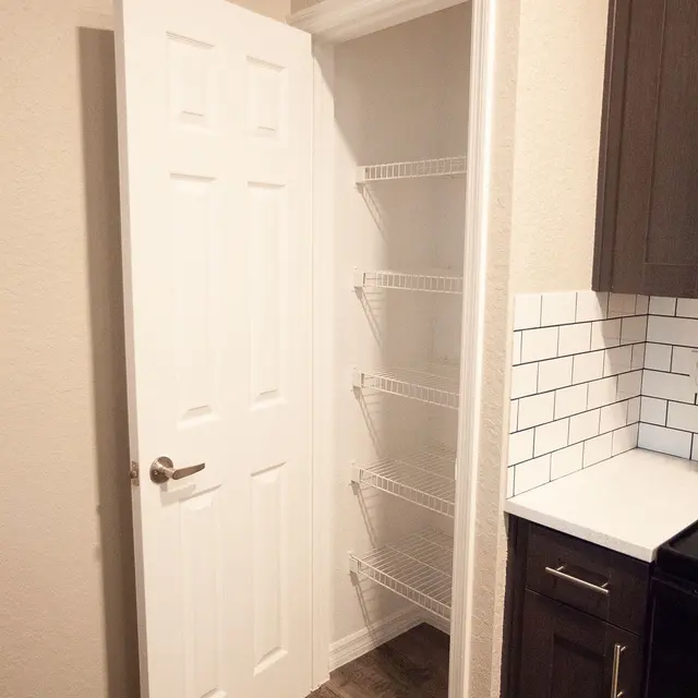 Oakwood Sarasota - Corner, Indoors, Interior Design