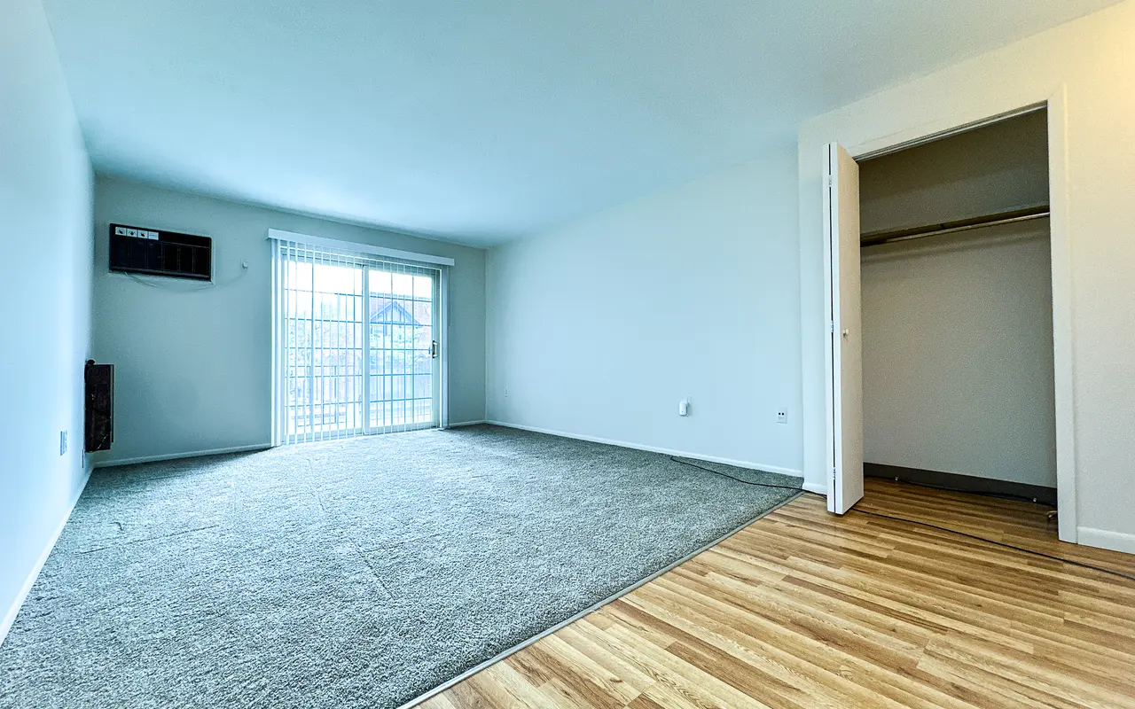 Elana Manor - Corner, Floor, Flooring