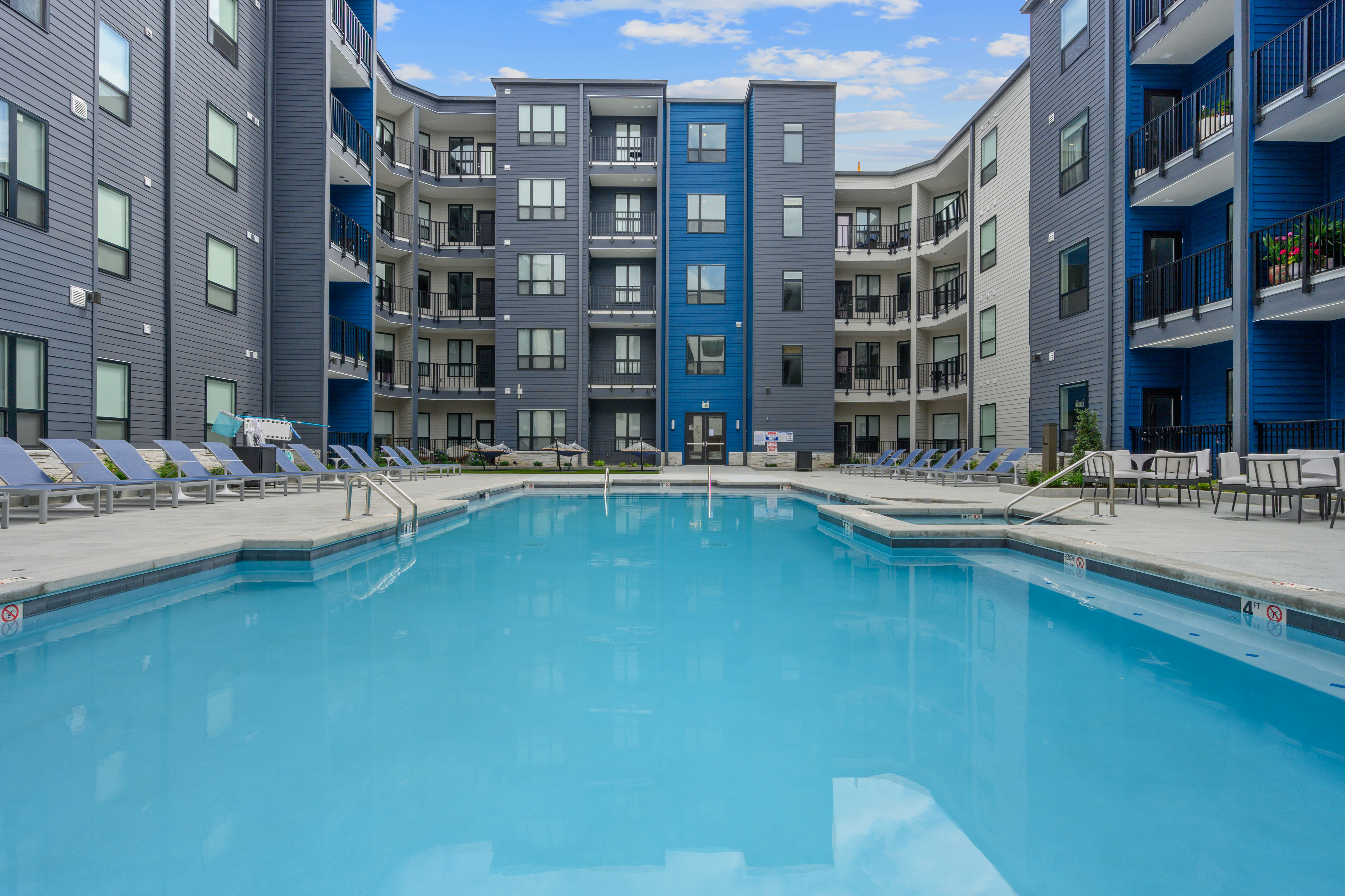 Aspire Kenwood - City, Condo, Apartment Building