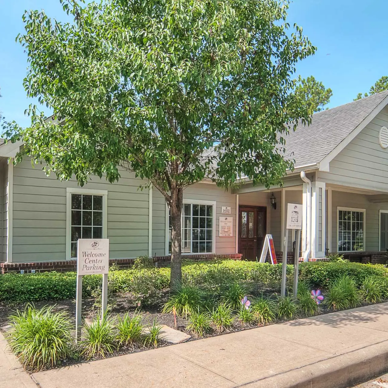 Park at Woodwind Lakes - Suburb