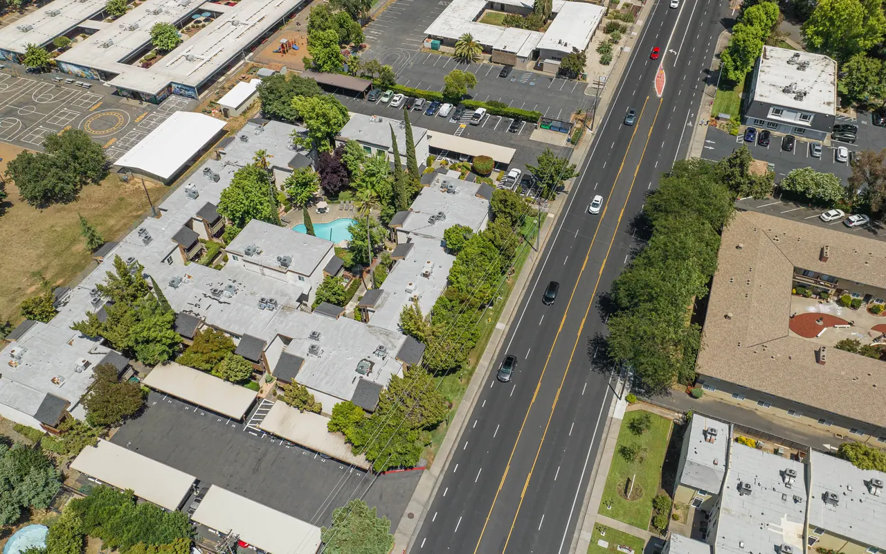 Marconi Oaks - Road, Building, Outdoors