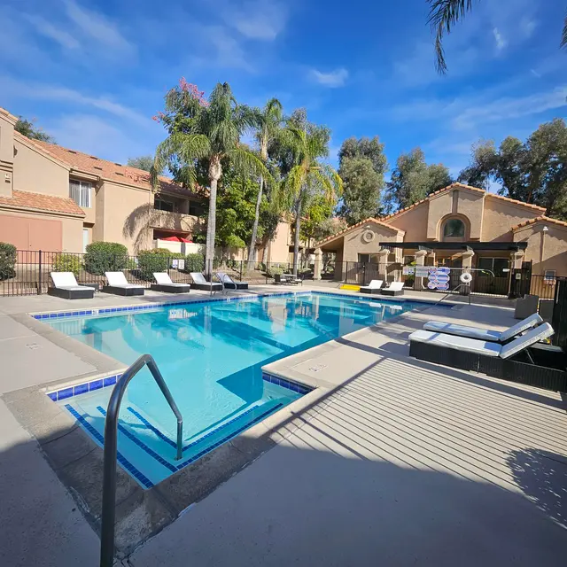 Summerwind Apartments - Pool