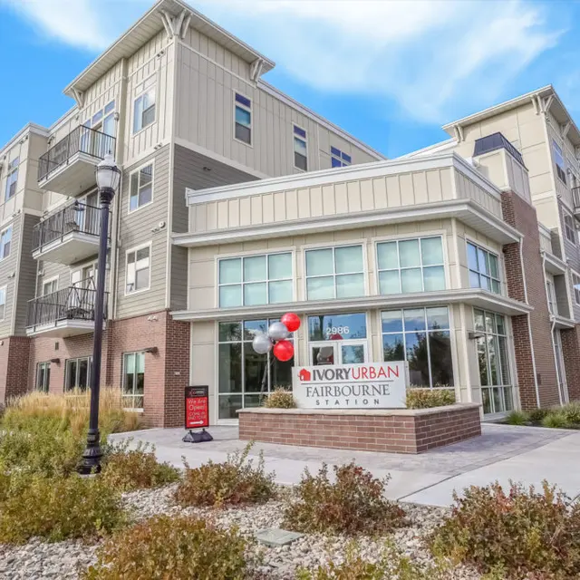 ICO Fairbourne Station ICO Fairbourne Station - City, Building, Condo