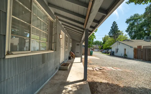 Camp Marconi - City, Street, Shelter