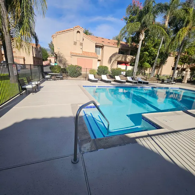 Summerwind Apartments - Pool