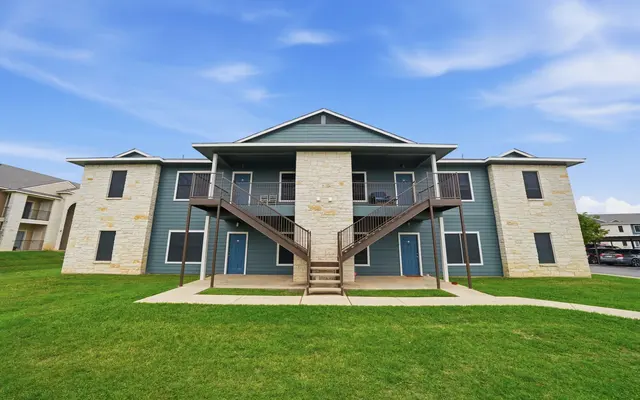 24 - Exterior.jpg