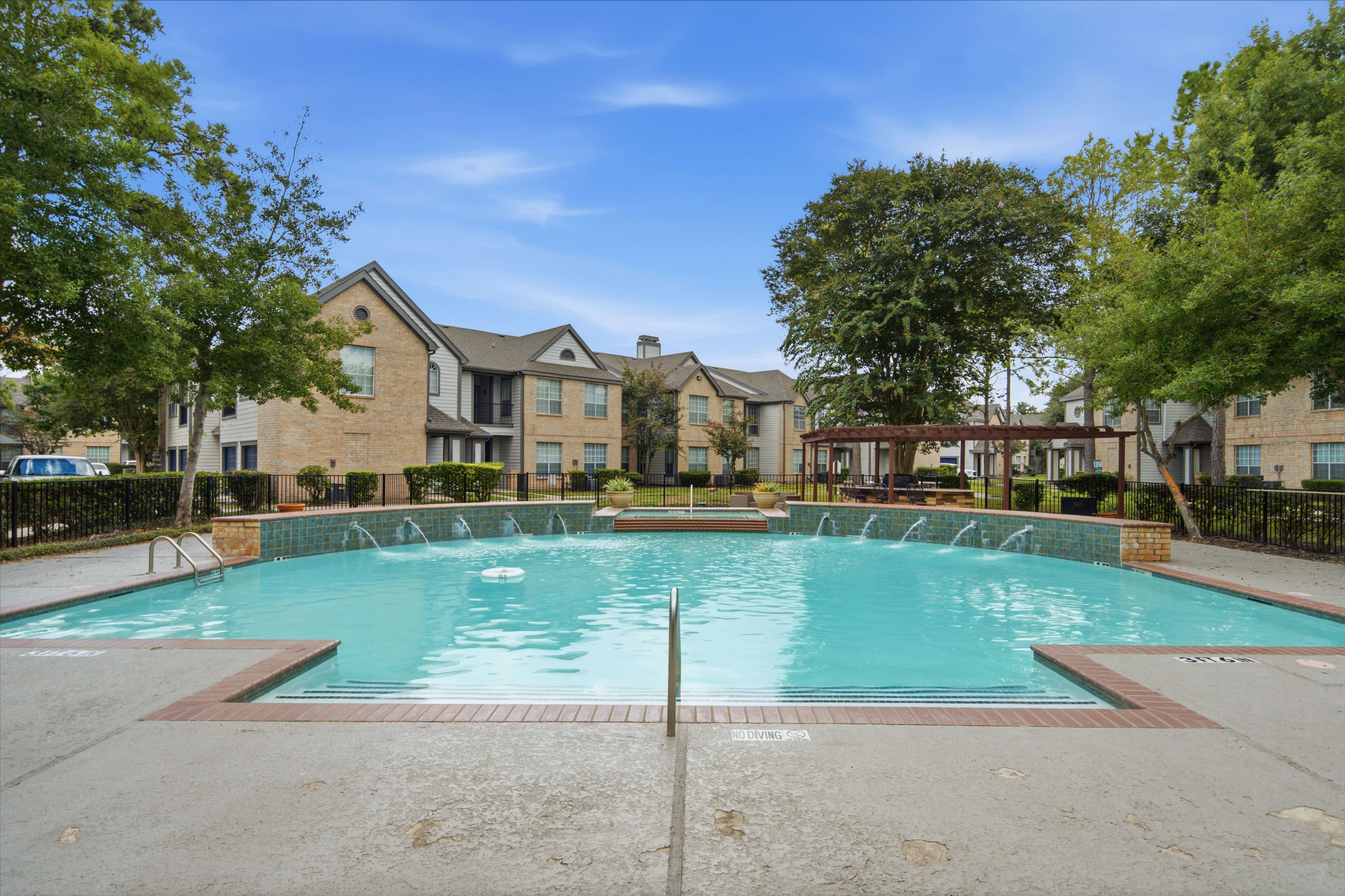 Pool, Apartment community, Relaxation