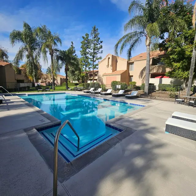 Summerwind Apartments - Pool