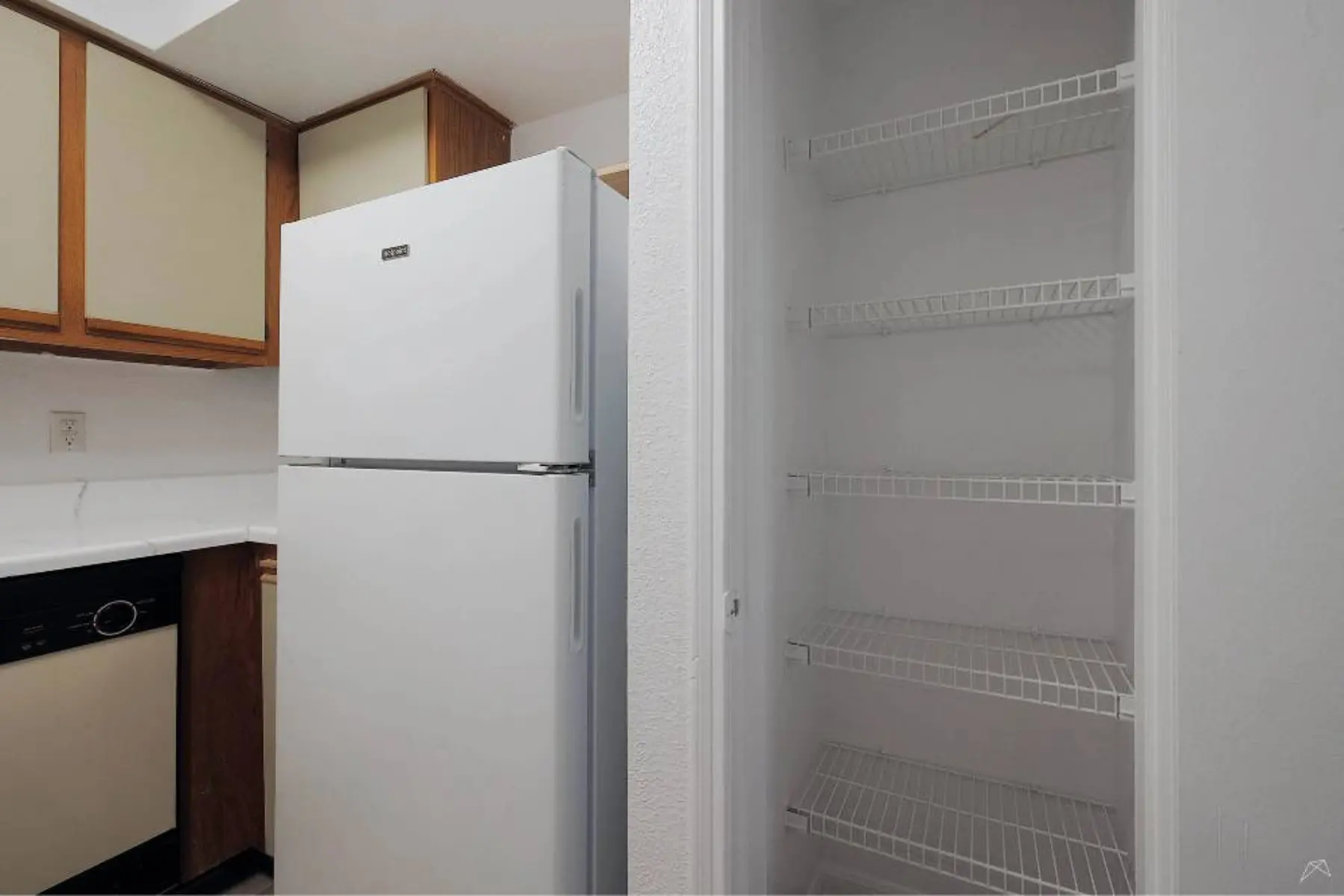 p2527064_Lexington_Hills_2bed_2bath_A_9_2_FloorPlan.jpg