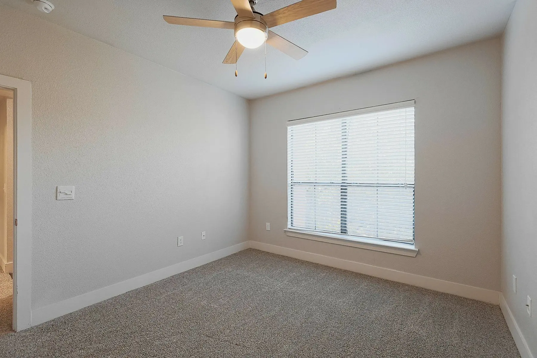 d4e3f1fa-f9c5-4a8a-841b-cbab5f1b6921.jpg d4e3f1fa-f9c5-4a8a-841b-cbab5f1b6921.jpg