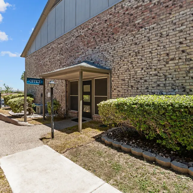 Holly-Office_Dog park-Resized Small-6.jpg