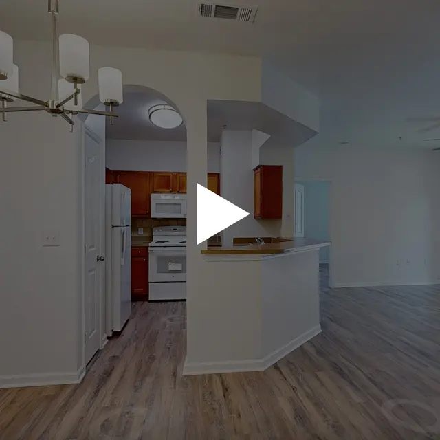 2BR, 2BA - 1,034SF