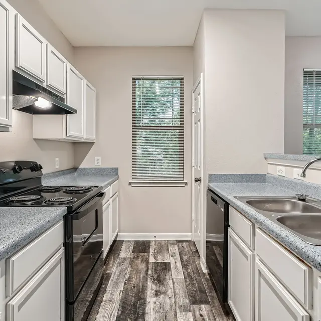 2800 Collins Creek Dr - Web Quality - 039 - 52 2nd Floor Kitchen.jpg