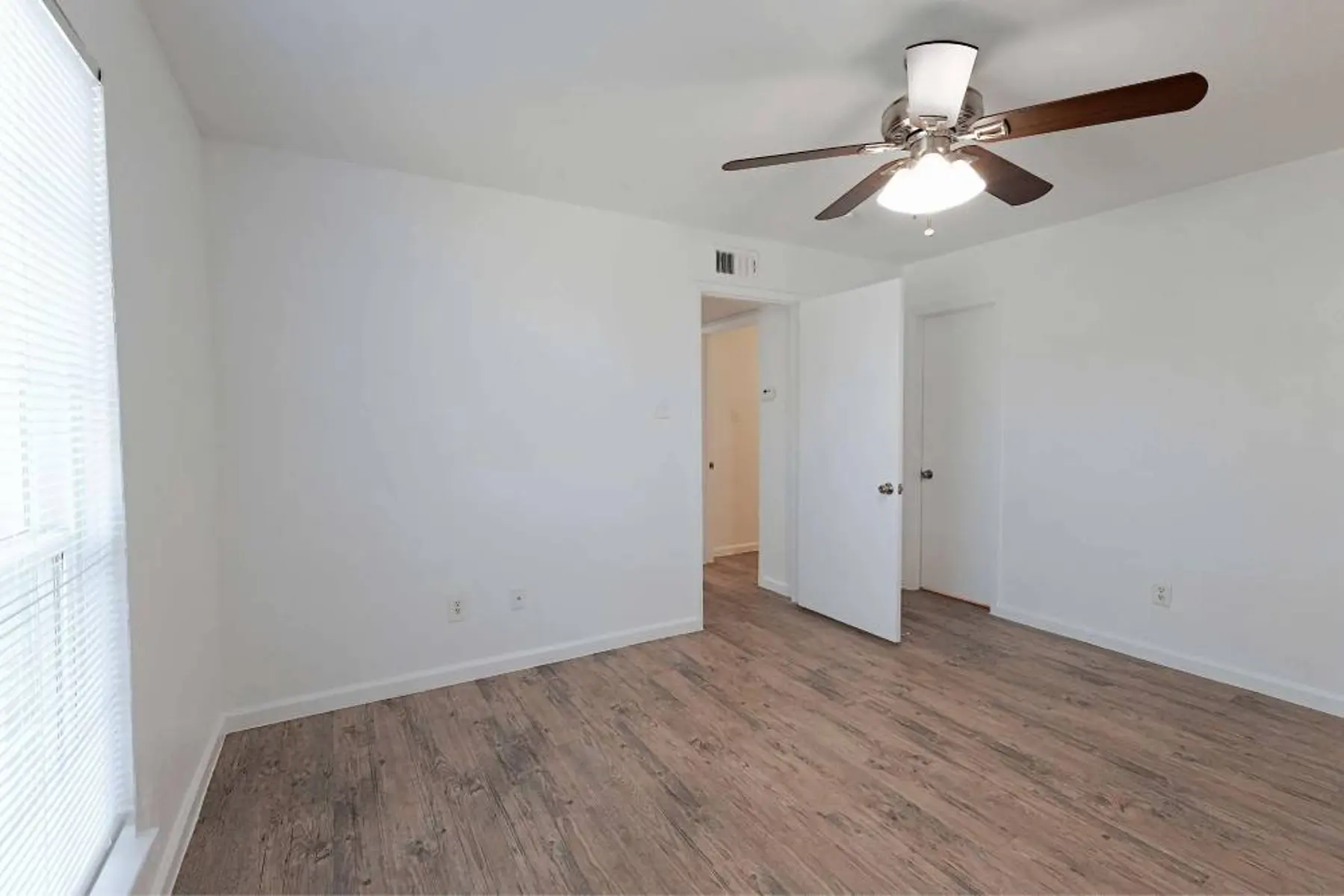 p2527064_Lexington_Hills_2bed_1bath_A_15_2_FloorPlan.jpg