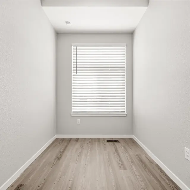 39-Office - Unit 2.jpg 39-Office - Unit 2.jpg