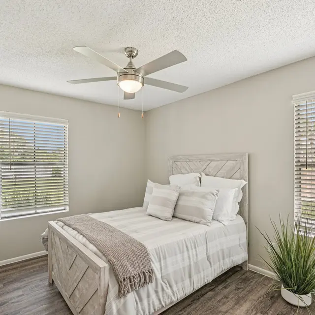 13-web-or-mls-Center Rd-S2607-013.jpg