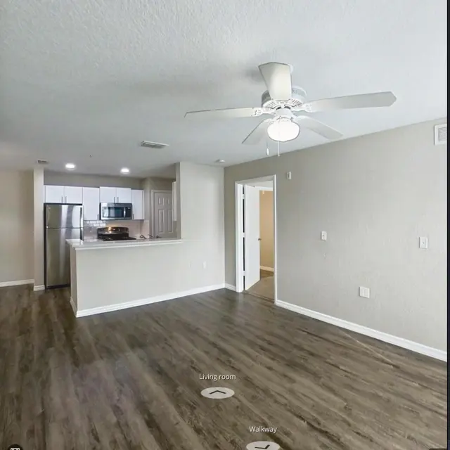 2 Bed - 2 Bath - 1000 Sq.ft. - Oakwood Sarasota