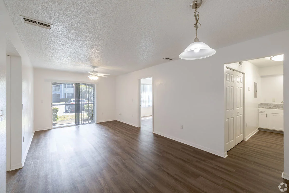 Lakeland-Landing-Apartments_010.jpg Lakeland Landing - Newly Renovated Homes