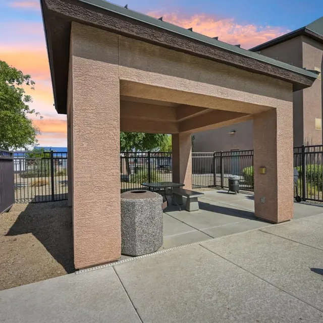 pi-washington-pointe-apartments-17571124330783_lg.jpg pi-washington-pointe-apartments-17571124330783_lg.jpg