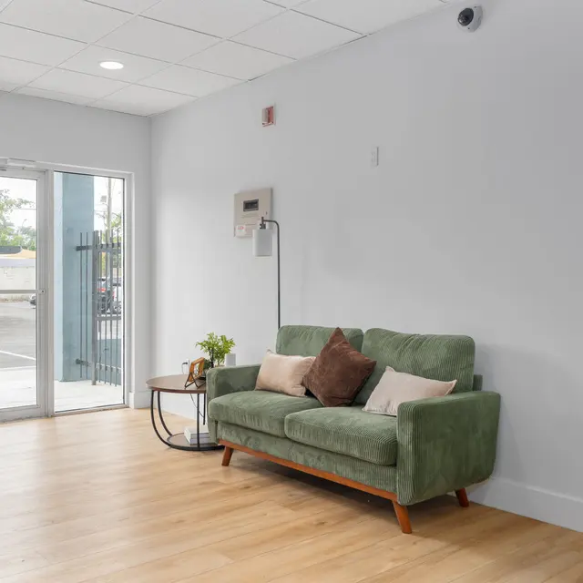 25-web-or-mls-1215 NW 103rd Ln_DSC7419.jpg