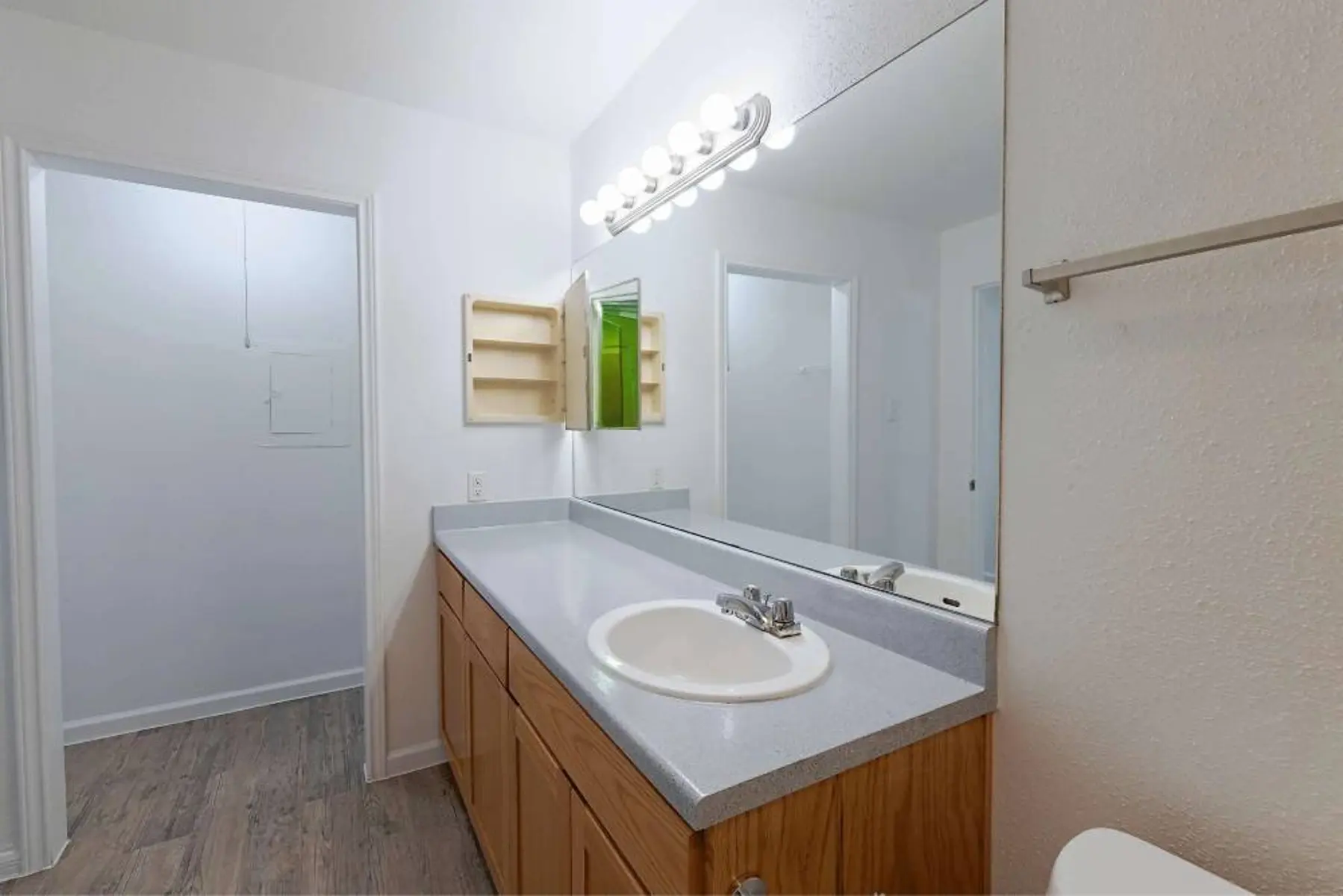 p2527064_Lexington_Hills_2bed_1bath_A_19_2_FloorPlan.jpg