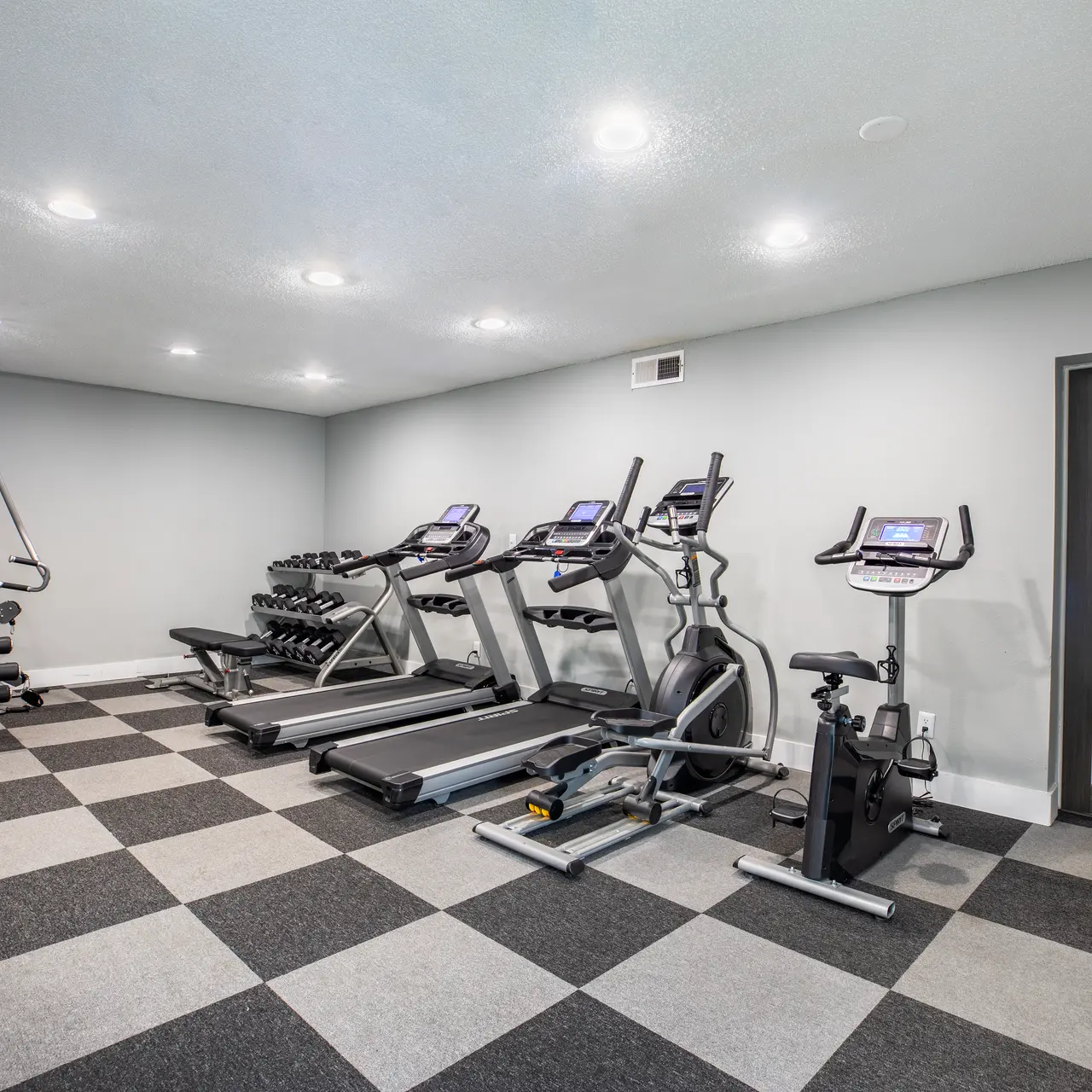 14- Westshore Crossing, Tampa, FL 33603.jpg