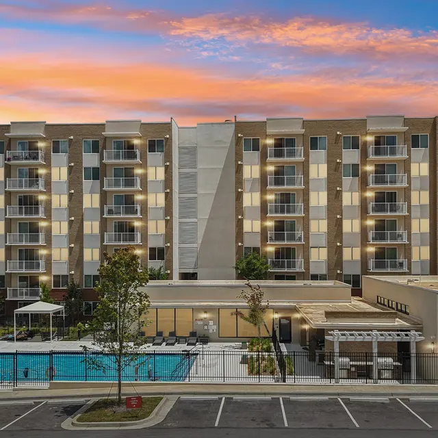 Resia Willows Apartments in Decatur GA  (51).jpg