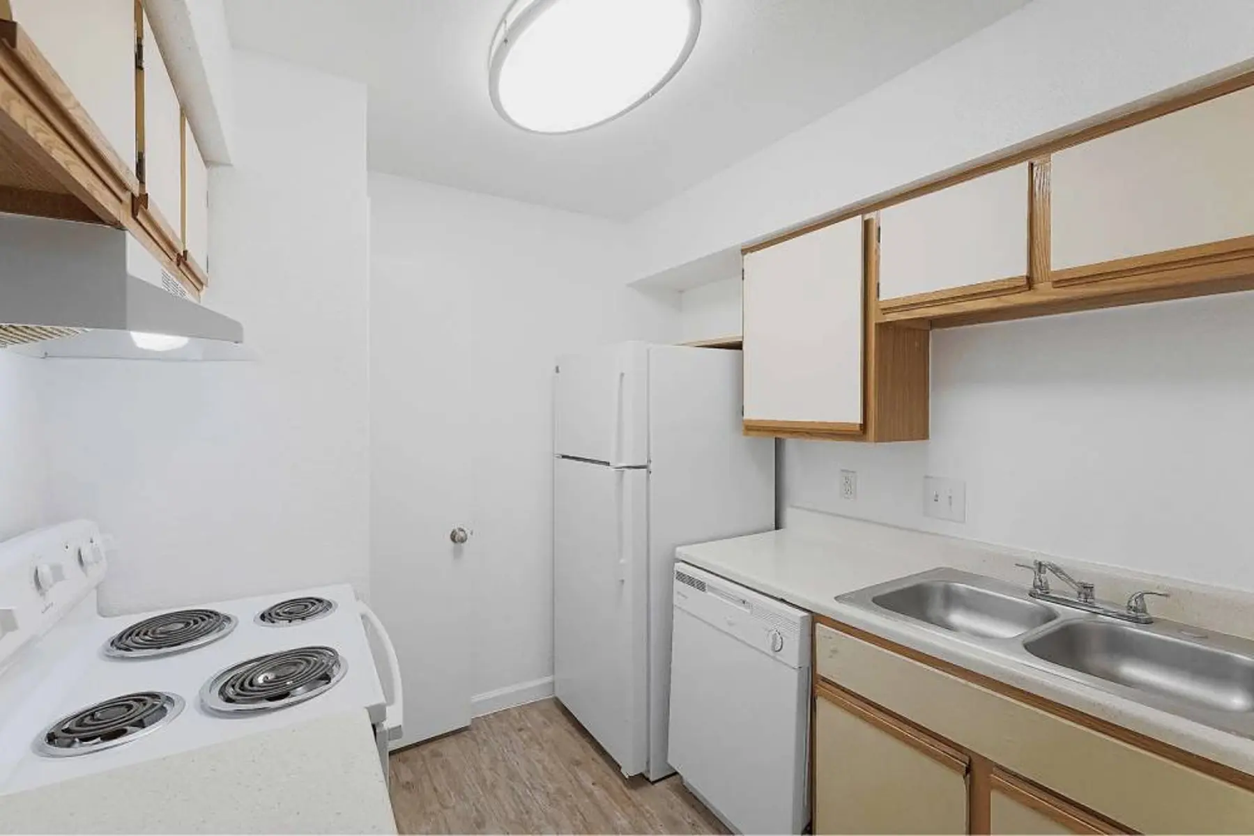 p2527064_Lexington_Hills_1bed_1bath_A_6_2_FloorPlan.jpg