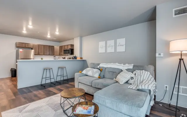 7Penn (2) (Small).jpg 7Penn (2) (Small).jpg