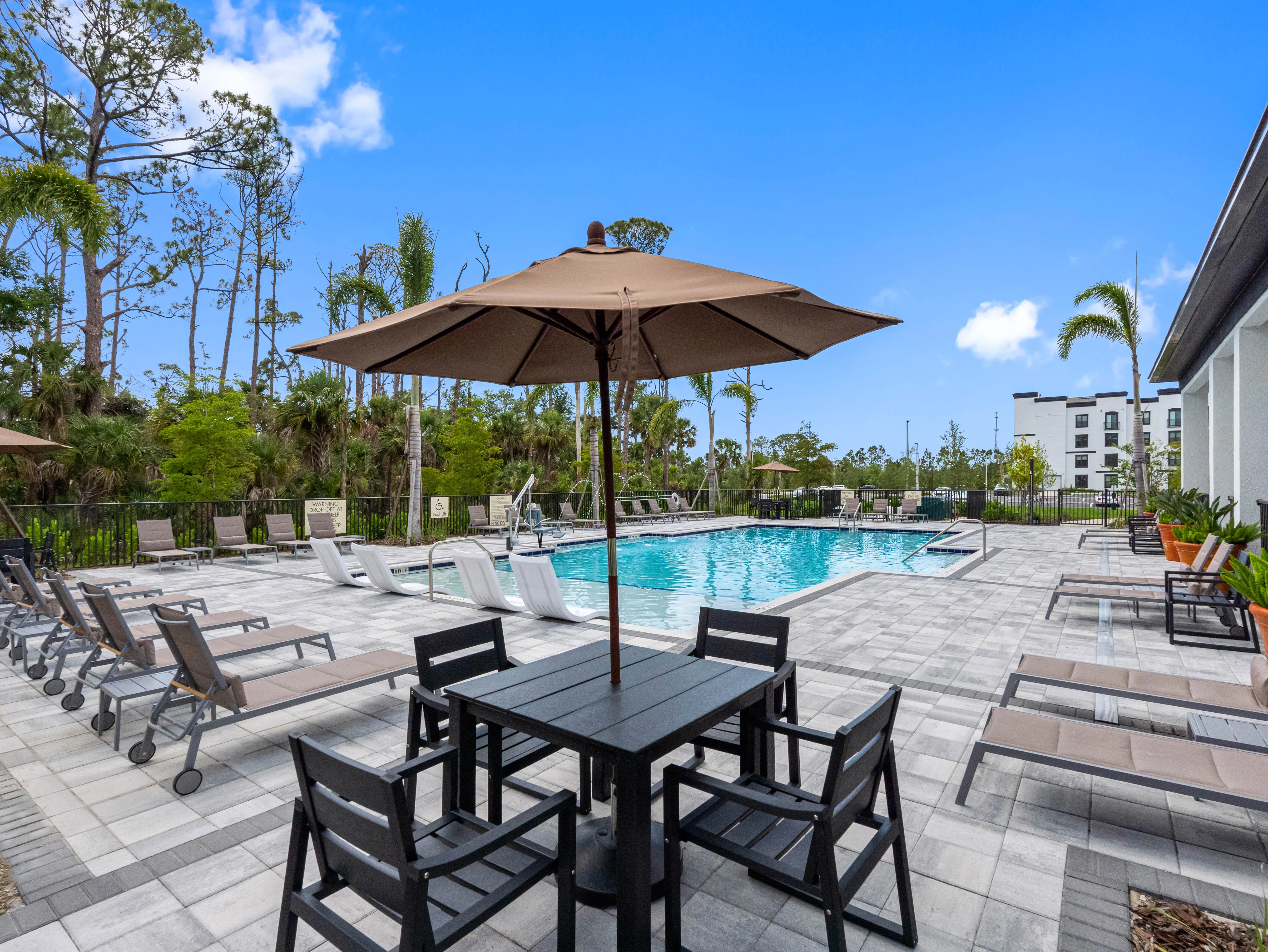 Pool, Outdoor, Lounge