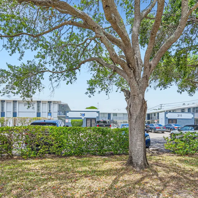 311 NW 42nd Ct #101 - Web Quality - 004 - 05 Exterior Front.jpg