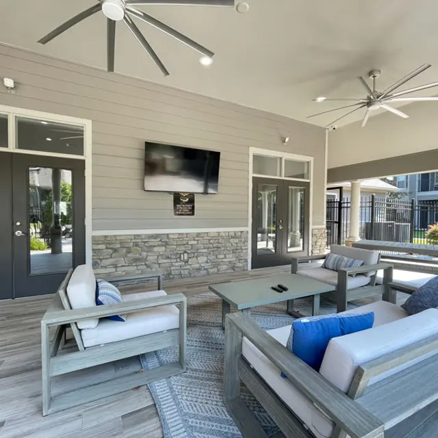 Jamestown-Place-Apts-Bossier-City_leasing-office-community-lounge-area.jpg